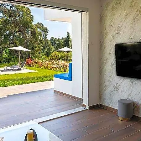 Sani Beverly Hills Luxury 4*