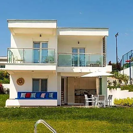Sani Beverly Hills Luxury Hotel 4*