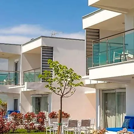 Sani Beverly Hills Luxury 4*