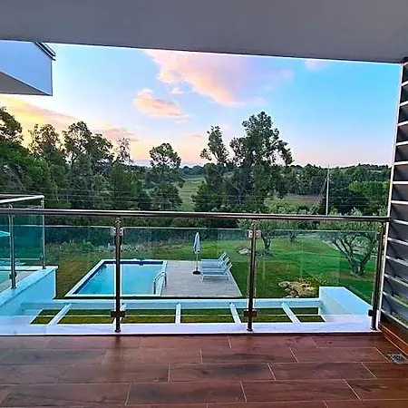 Sani Beverly Hills Luxury 4*