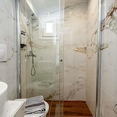 Hotel Sani Beverly Hills Luxury 4*